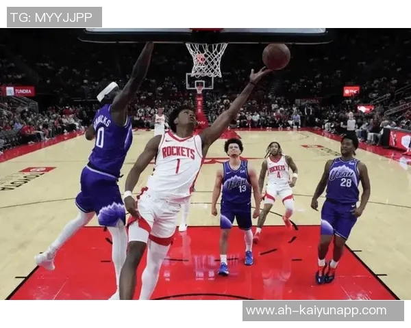 鹈鹕13号秀奎因表现抢眼8投3中贡献11分7篮板2助攻3抢断展现潜力