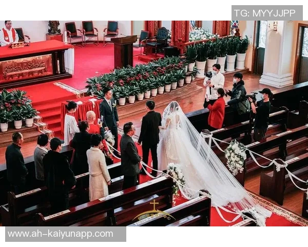 小波特谈婚姻观：神圣无需政府认证牧师宣誓足矣