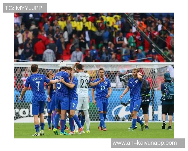 彼得堡联遭遇连败排名英甲倒数第一官方宣布解雇达伦弗格森