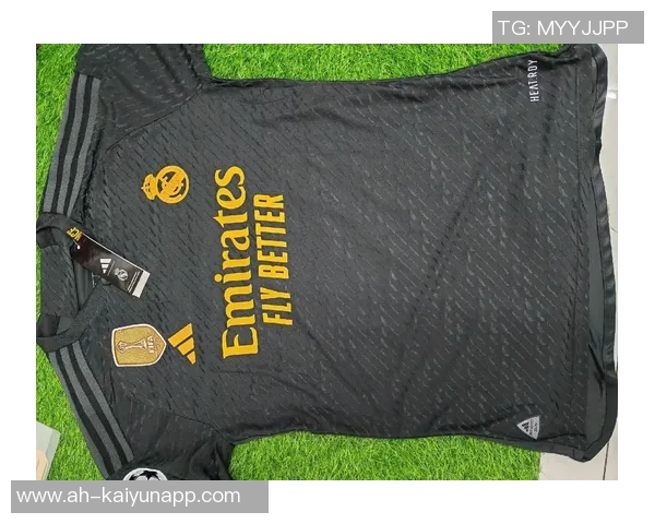 贝林厄姆半场换球衣引争议球迷调侃他自视过高如超级巨星